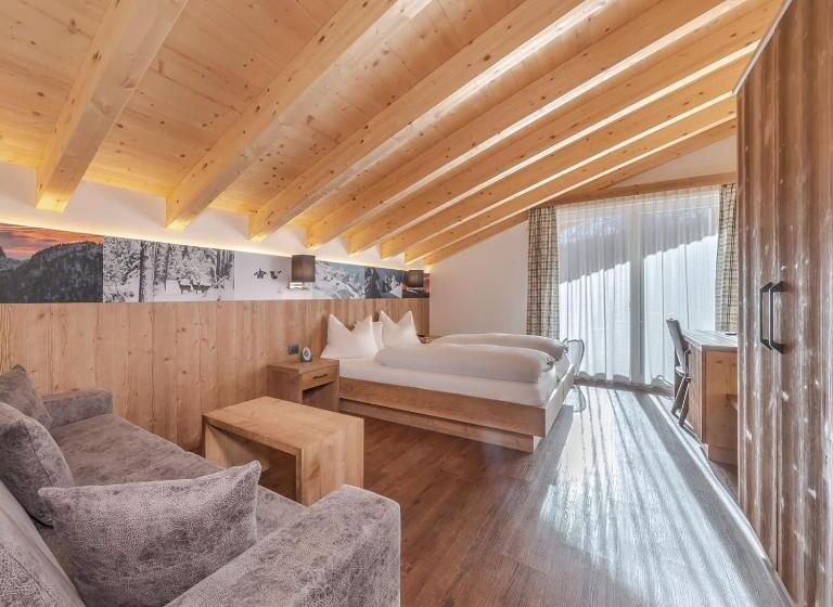 اتاق لوکس با بالکن, Jägerhof