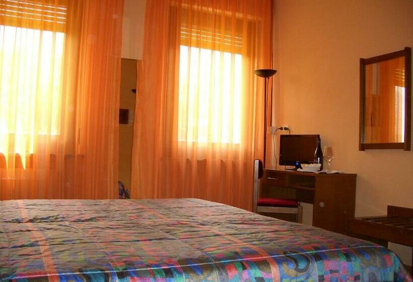 اتاق استاندارد چهار تخته, Sarre