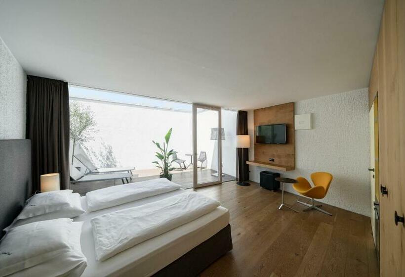 سوئیت جونیور با تراس, Soley Suites   Adults Only