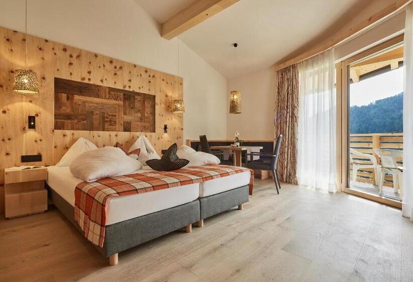 اتاق راحتی, Mountain Hotel Mezdì