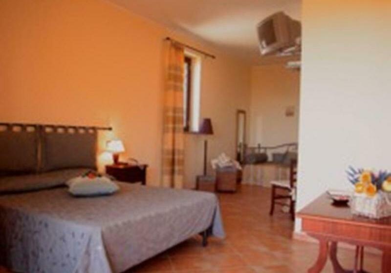 اتاق استاندارد سه نفره, Residence Hotel La Commenda