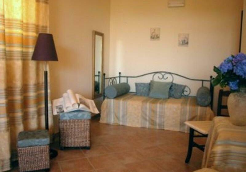 اتاق استاندارد سه نفره, Residence Hotel La Commenda