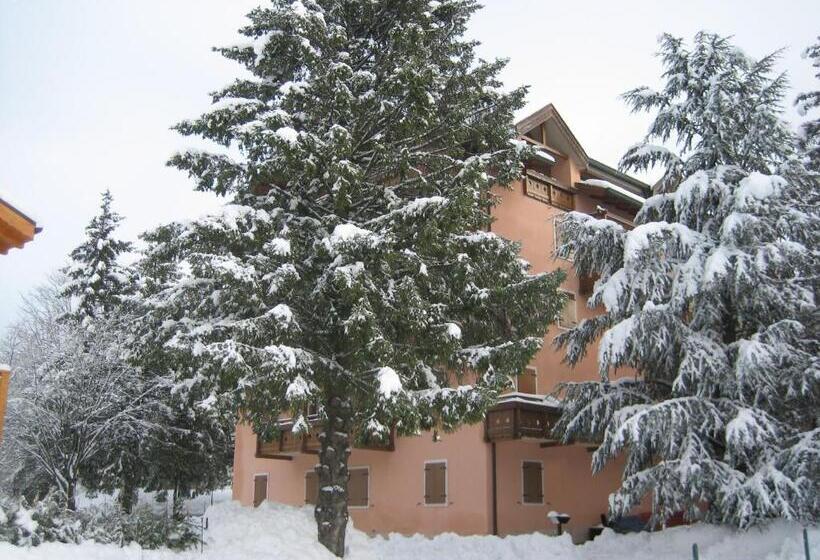 آپارتمان 1 خوابه با تراس, Residence Serrada