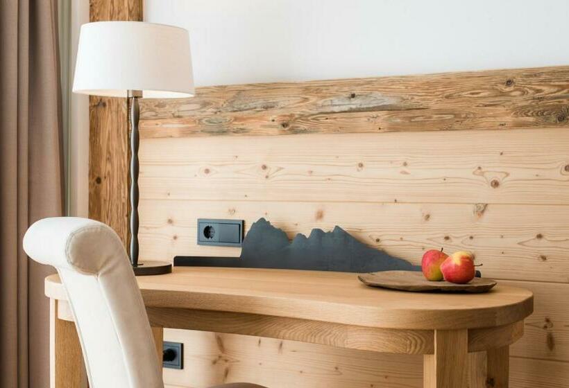 اتاق استاندارد با چشم‌انداز کوهستان, Vitalhotel Dosses