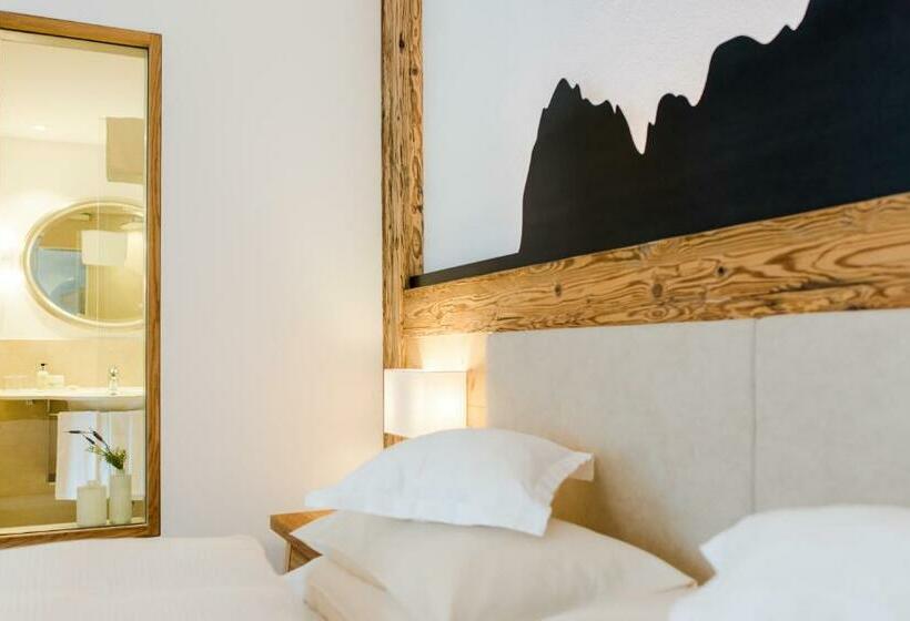 اتاق استاندارد با چشم‌انداز کوهستان, Vitalhotel Dosses