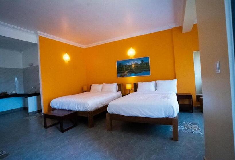 اتاق لوکس با بالکن, Daun Penh Palace Boutique