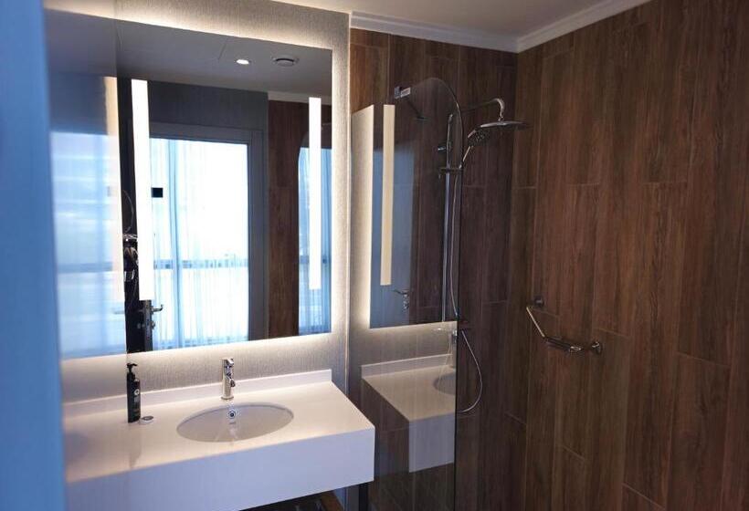 اتاق استاندارد, Ramada Encore By Wyndham Istanbul Arnavutkoy
