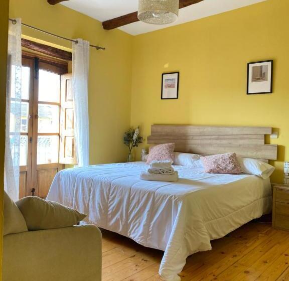 اتاق لوکس با تخت بزرگ, Restaurante Agapio De Tresniño