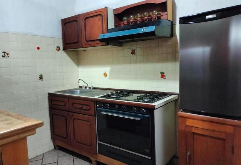 اتاق لوکس سه تخته, La Casa B & B