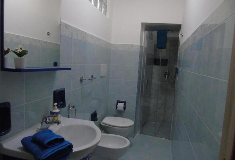 استودیوی استاندارد, La Corte Antica