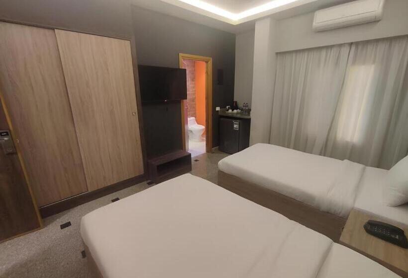 اتاق لوکس با چشم‌انداز دریا, Al Dora Boutique