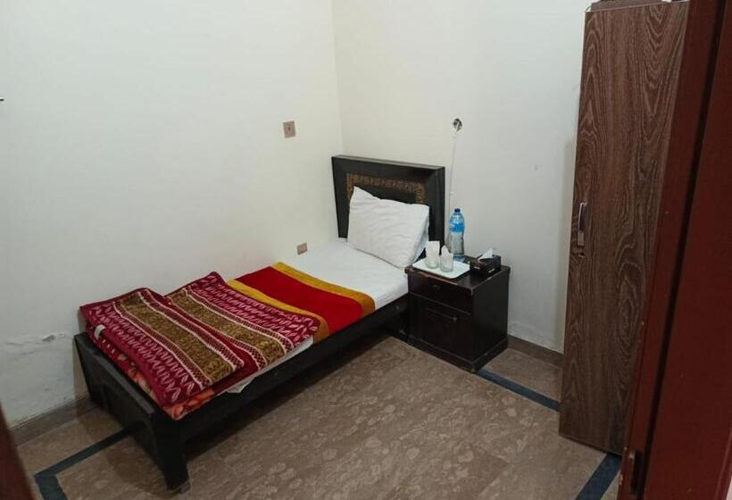 اتاق اکونومی یک تخته, Second Home Family