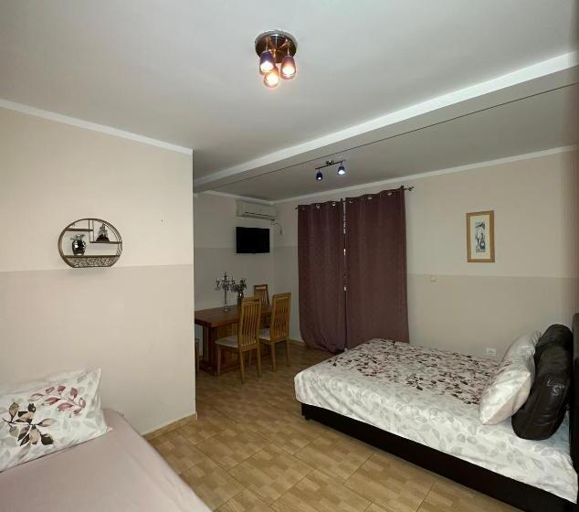 اتاق استاندارد سه نفره, Apartmani Simona