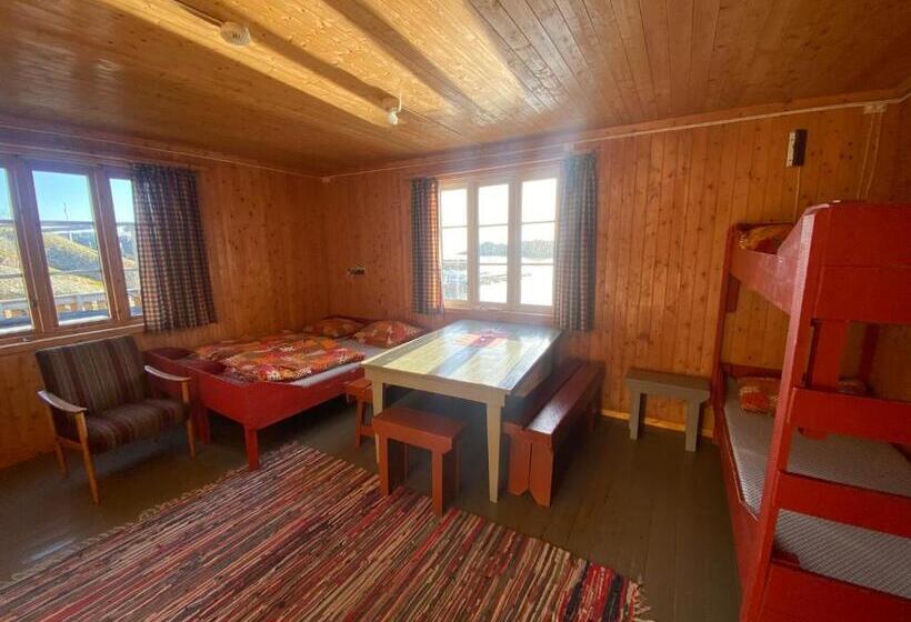 اتاق خانوادگی با سرویس بهداشتی مشترک, Stamsund Hostel
