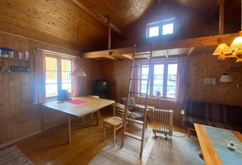 خانه 2 خوابه, Stamsund Hostel