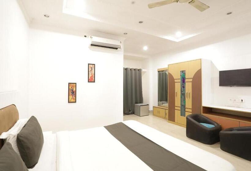 带大床的豪华间, Hi5 Stay Near Care Hospital By Morservices
