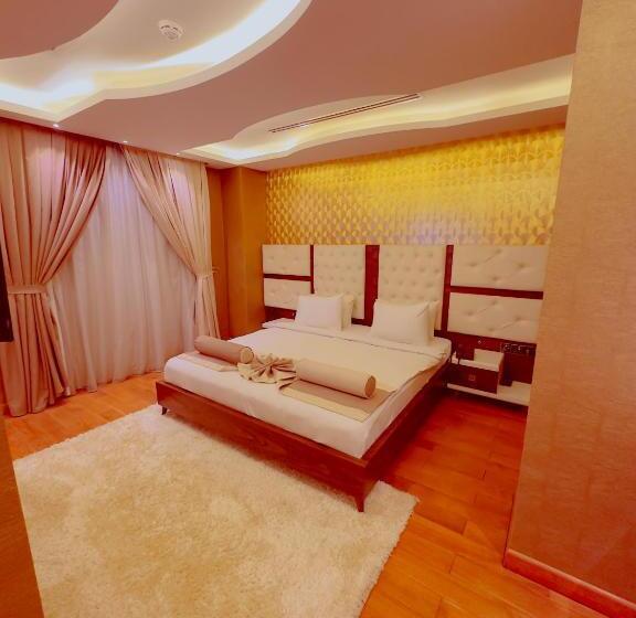 Deluxe Suite King Bed, Granada