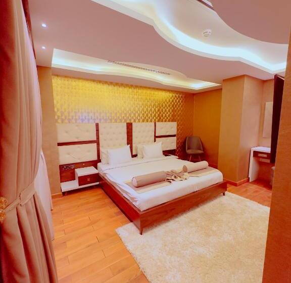 Deluxe Suite King Bed, Granada