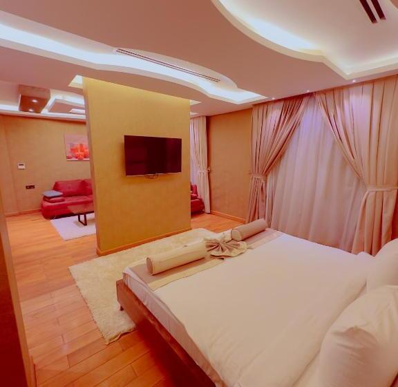 Deluxe Suite King Bed, Granada