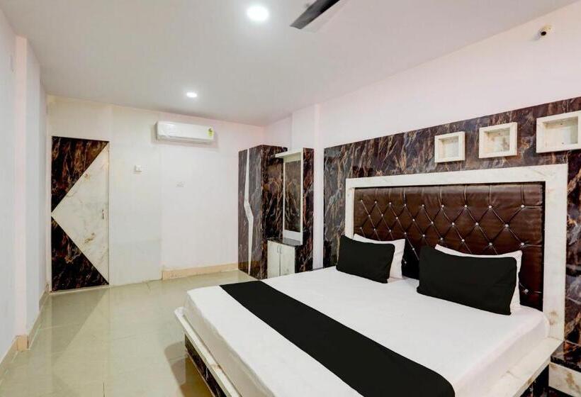 اتاق کلاسیک سه تخته, Oyo Payal Guest House