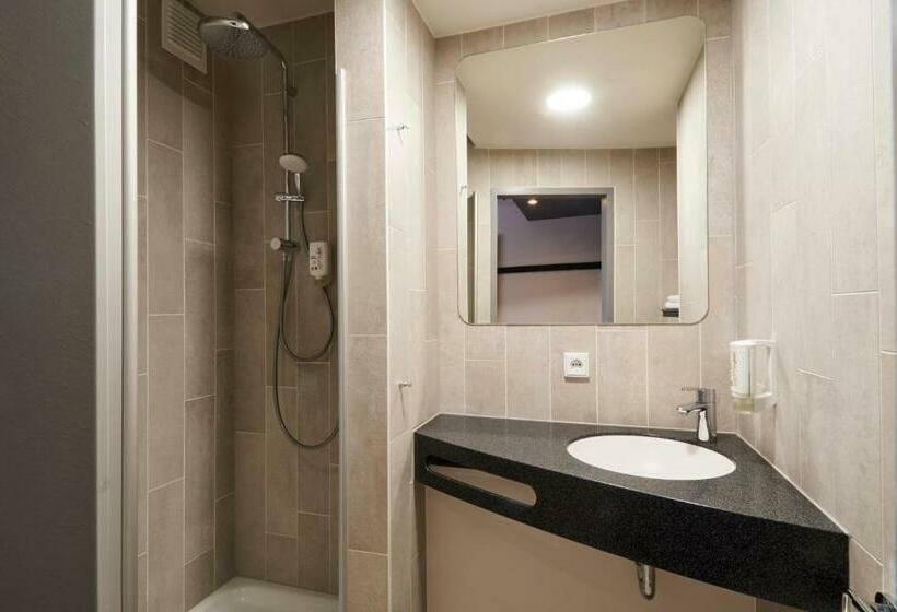 اتاق استاندارد, B&b Hotel Frankfurt Niederrad