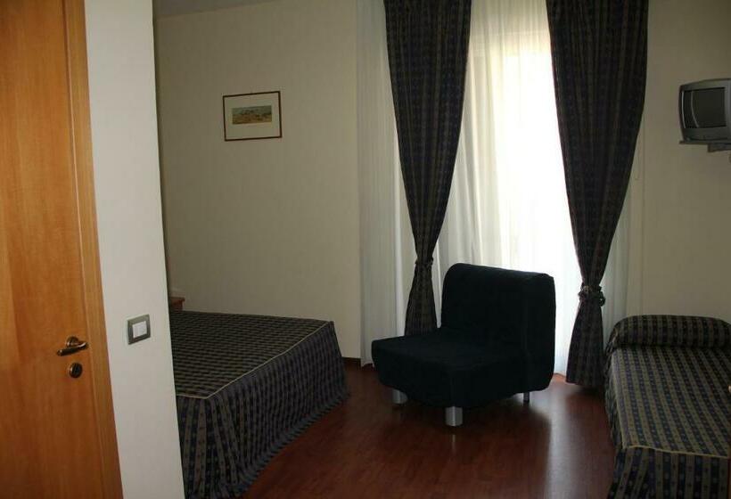 اتاق استاندارد سه نفره, B&b Luna Blu