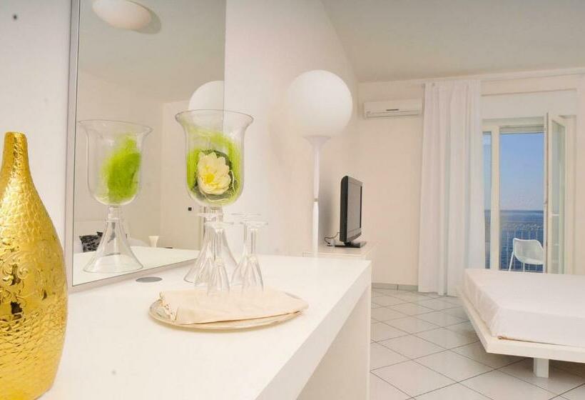 اتاق لوکس با چشم‌انداز دریا, Villa Grachira