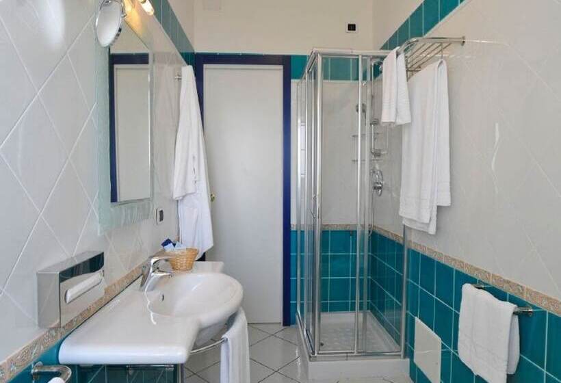 اتاق لوکس با چشم‌انداز دریا, Villa Grachira