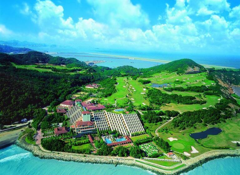 اتاق خانوادگی تودرتو, Grand Coloane Resort