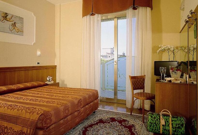 اتاق استاندارد سه نفره, Alexander