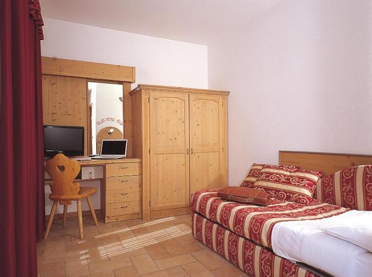 اتاق استاندارد یک نفره, Ariston S