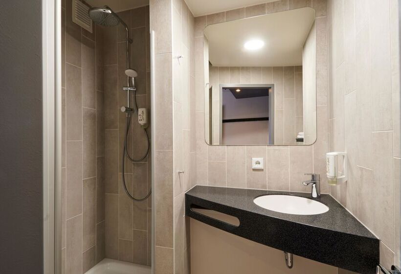 اتاق استاندارد, B&b Hotel Frankfurt Niederrad