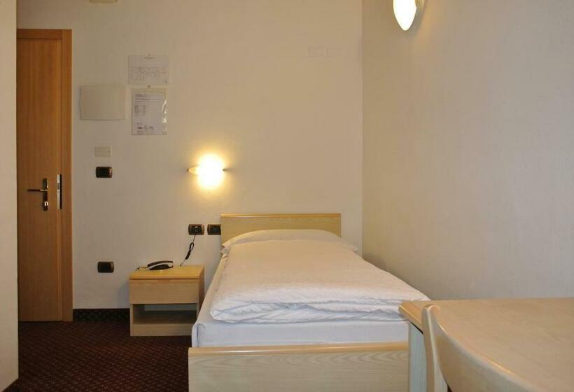 اتاق استاندارد یک نفره, Miravalle