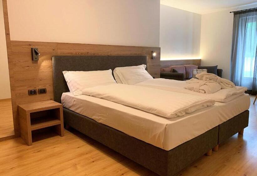 اتاق لوکس, Miravalle