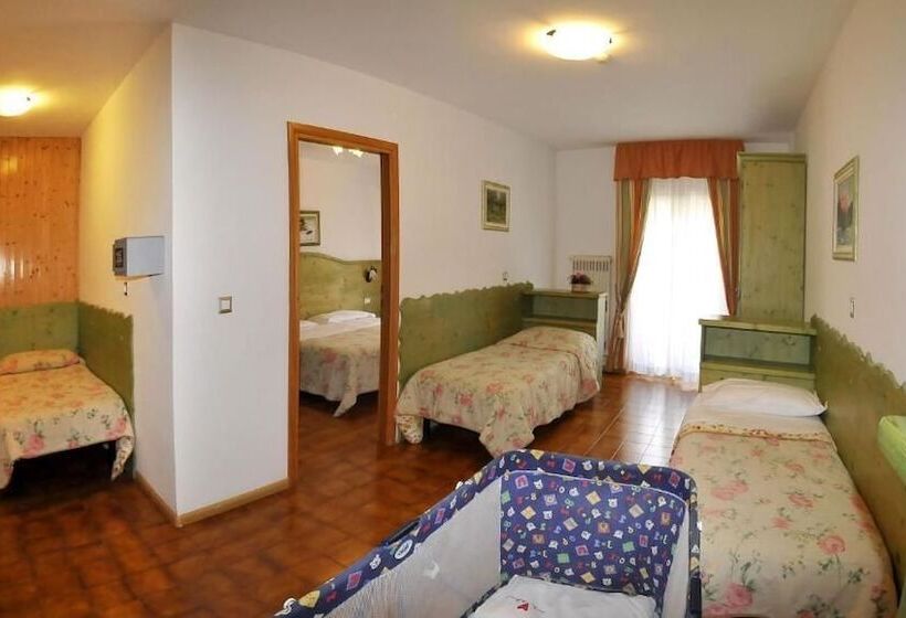 اتاق استاندارد سه نفره, Pian Castello