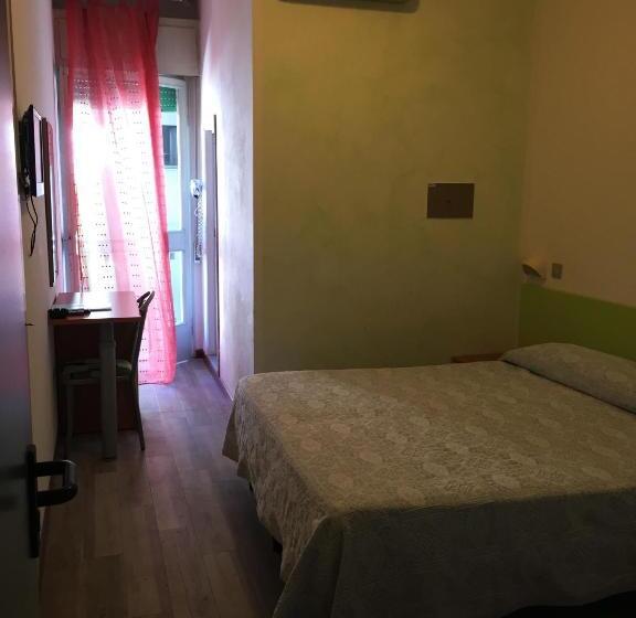 Economy Quadruple Room, Promenade