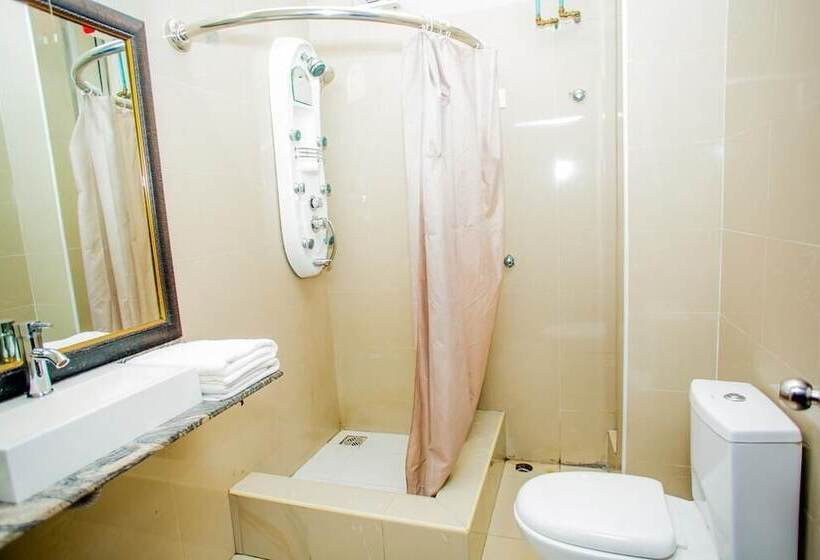 اتاق اجرایی, Oxygen Holiday Resort
