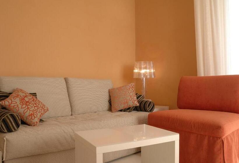 آپارتمان 1 خوابه با چشم‌انداز استخر, Residence Oliveto