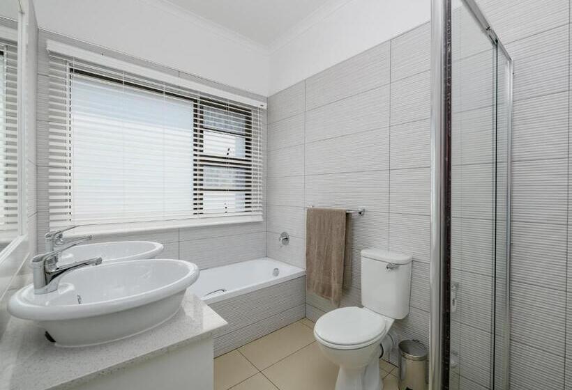 2 Bedroom Deluxe Villa with Pool, San Martinho Beach Club