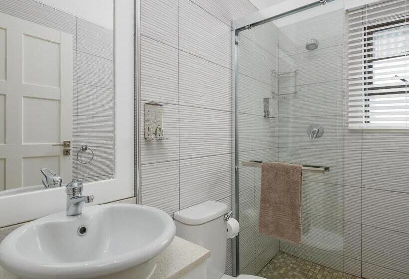 2 Bedroom Deluxe Villa with Pool, San Martinho Beach Club