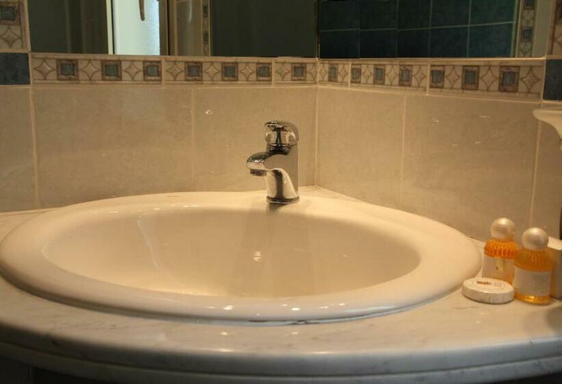 اتاق استاندارد با بالکن, Sweet Home B&b