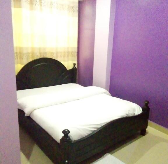 اتاق استاندارد یک نفره, Suzie Hotel Kampala Uganda