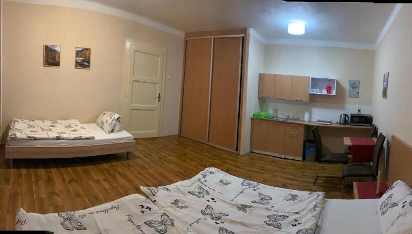 اتاق استاندارد سه نفره, Turistická Ubytovňa Shb ,štrbské Pleso   Vysoké Tatry