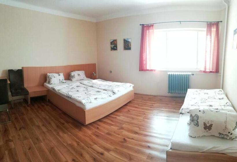 اتاق استاندارد سه نفره, Turistická Ubytovňa Shb ,štrbské Pleso   Vysoké Tatry