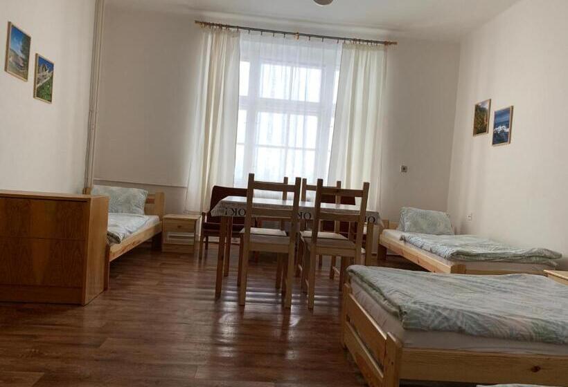 اتاق استاندارد چهار تخته, Turistická Ubytovňa Shb ,štrbské Pleso   Vysoké Tatry