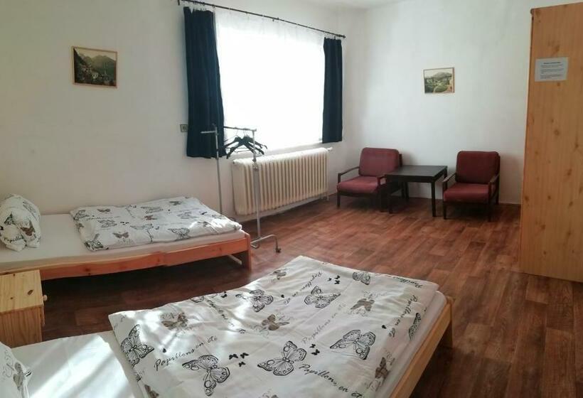 اتاق استاندارد با سرویس بهداشتی مشترک, Turistická Ubytovňa Shb ,štrbské Pleso   Vysoké Tatry