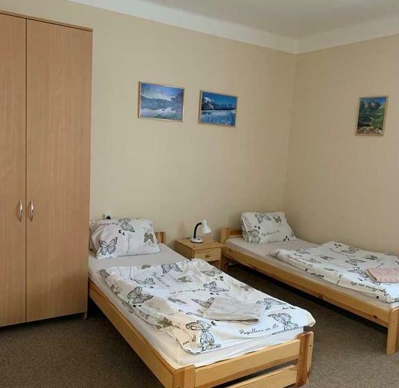 اتاق استاندارد با سرویس بهداشتی مشترک, Turistická Ubytovňa Shb ,štrbské Pleso   Vysoké Tatry