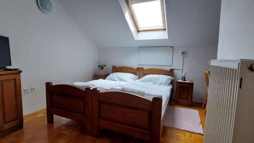 اتاق استاندارد, Bed And Breakfast Mili Vrh