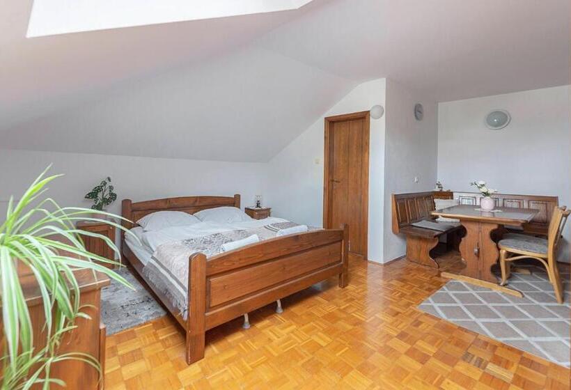استودیوی استاندارد, Bed And Breakfast Mili Vrh