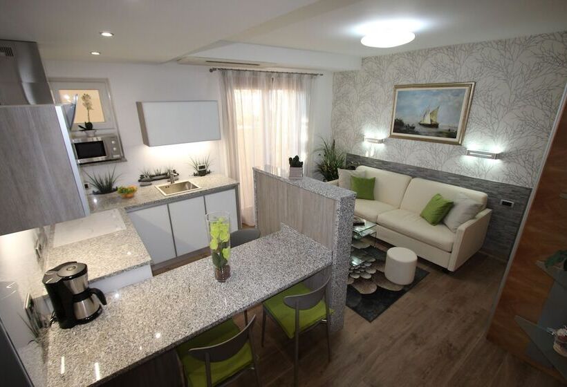 آپارتمان 1 خوابه با چشمانداز دریا, Pension Silvia